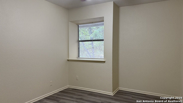 Image 15 of 22 For 1706 Longfield Dr