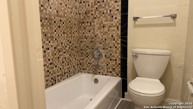 Image 18 of 22 For 1706 Longfield Dr