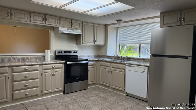 Image 7 of 22 For 1706 Longfield Dr