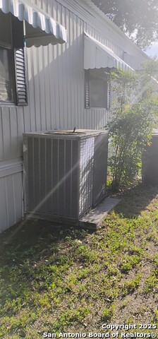 Image 4 of 20 For 8416 Northmont Dr