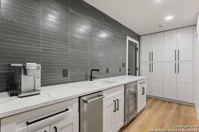 Image 19 of 47 For 3740 Ridgeway