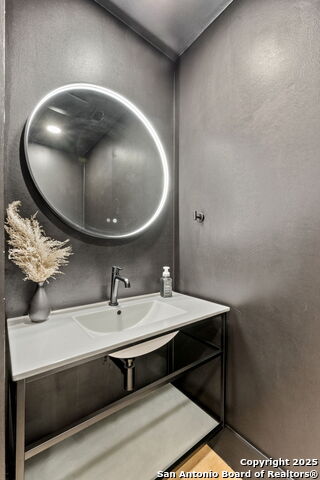 Image 22 of 47 For 3740 Ridgeway