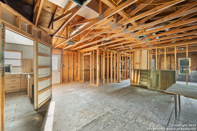 Image 35 of 47 For 3740 Ridgeway