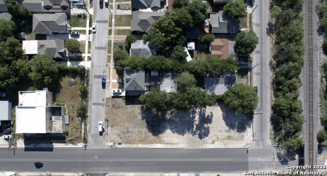 Image 3 of 8 For 1505 Hackberry