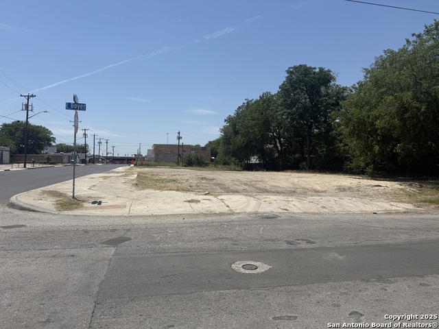 Image 5 of 8 For 1505 Hackberry