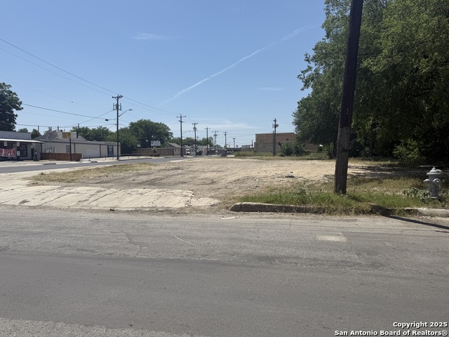 Image 6 of 8 For 1505 Hackberry