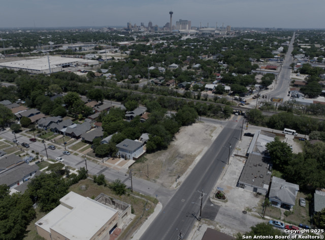 Image 8 of 8 For 1505 Hackberry