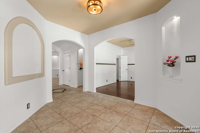 Image 10 of 42 For 2611 Caravan Circle