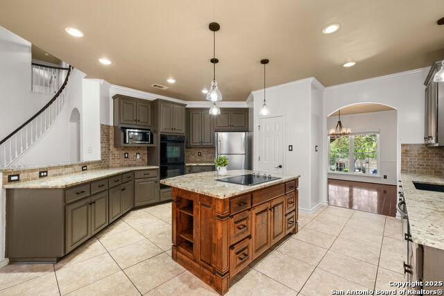 Image 14 of 42 For 2611 Caravan Circle