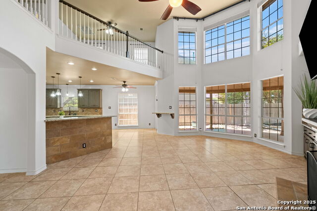 Image 2 of 42 For 2611 Caravan Circle