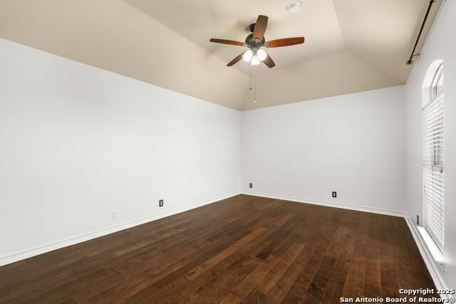 Image 31 of 42 For 2611 Caravan Circle