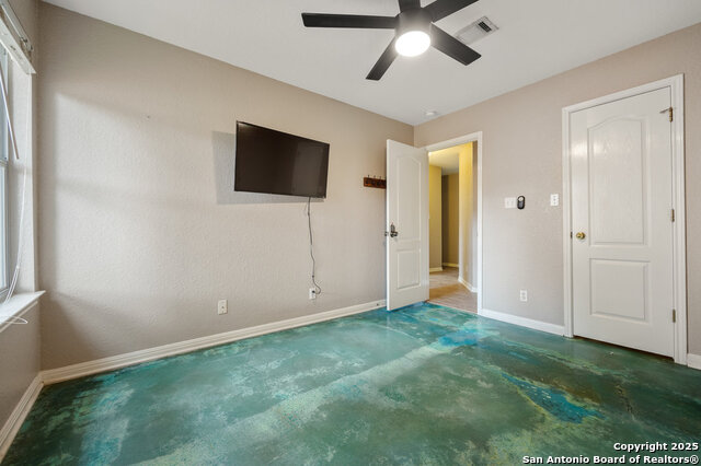 Image 21 of 27 For 11378 Woodridge Forest