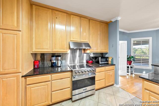 Listing photo id 8 for 100 Glen Lakes Ct W