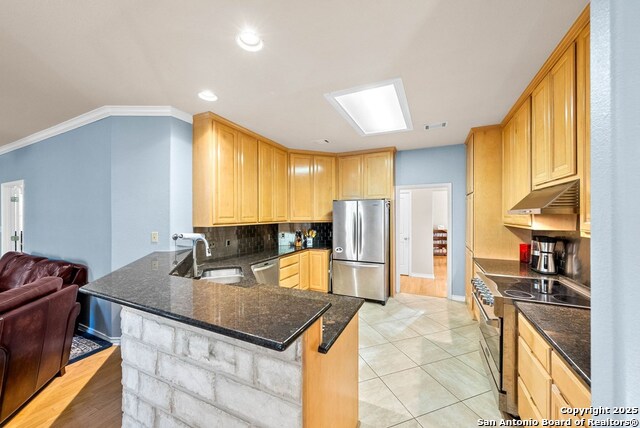 Listing photo id 9 for 100 Glen Lakes Ct W