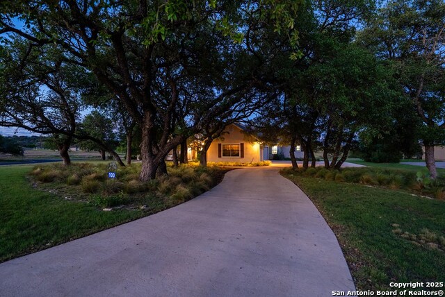 Listing photo id 0 for 100 Glen Lakes Ct W