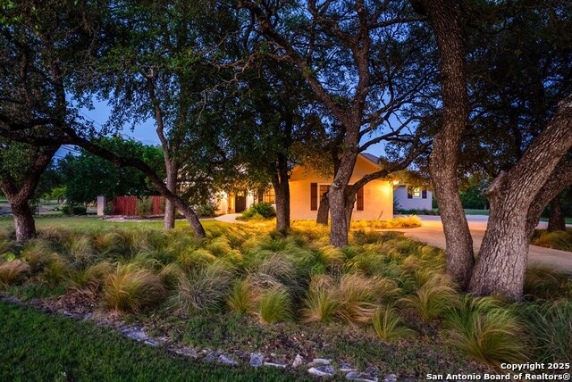 Listing photo id 1 for 100 Glen Lakes Ct W