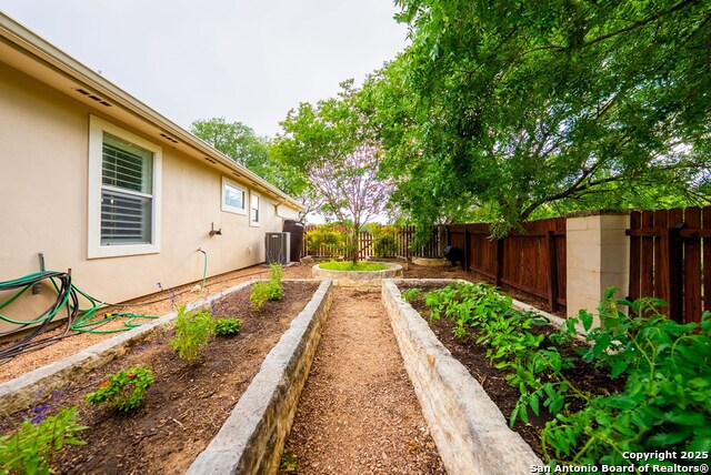 Listing photo id 38 for 100 Glen Lakes Ct W