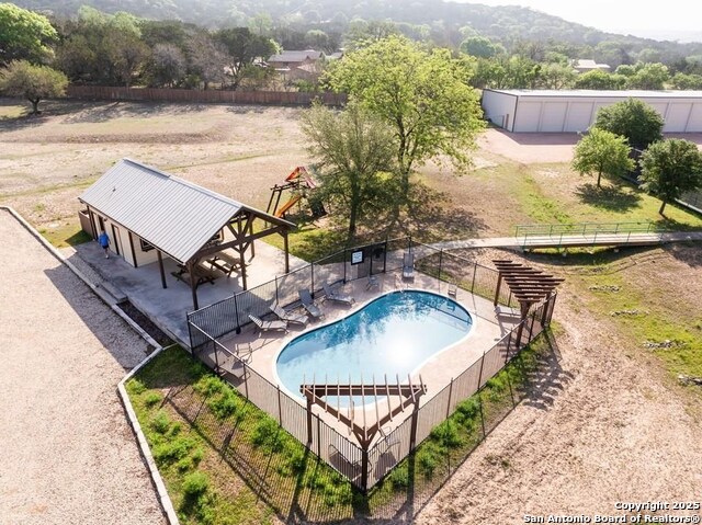 Listing photo id 61 for 100 Glen Lakes Ct W