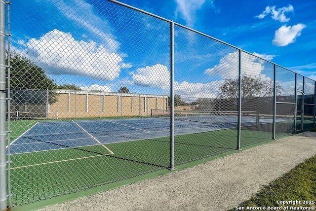 Listing photo id 63 for 100 Glen Lakes Ct W