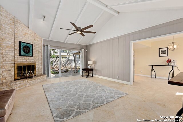 Listing photo id 13 for 13018 Country Trl