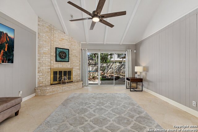 Listing photo id 17 for 13018 Country Trl