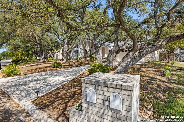 Listing photo id 0 for 13018 Country Trl