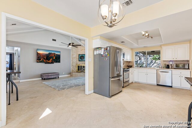 Listing photo id 21 for 13018 Country Trl