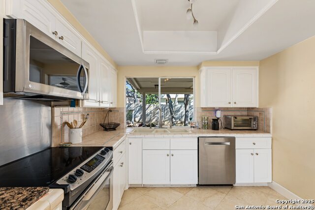 Listing photo id 25 for 13018 Country Trl