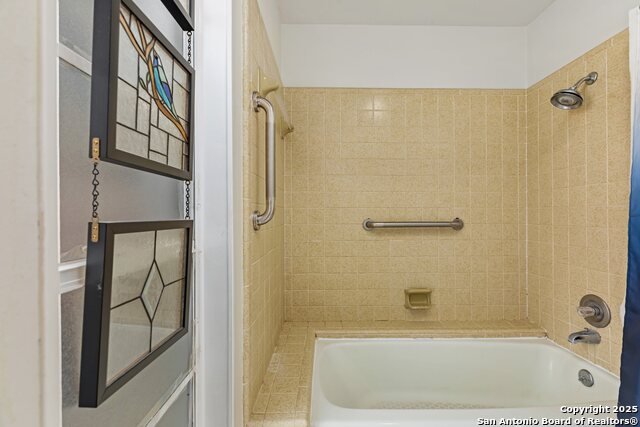 Listing photo id 37 for 13018 Country Trl