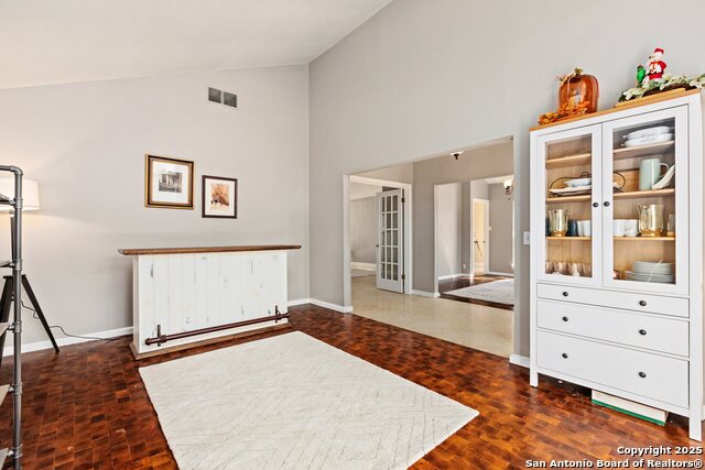 Listing photo id 7 for 13018 Country Trl