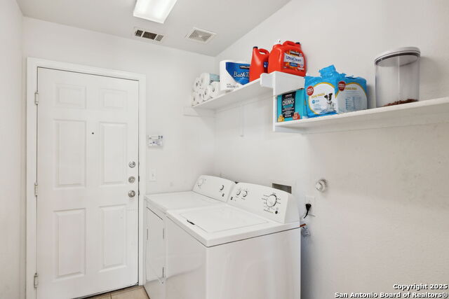 Listing photo id 15 for 9718 Falcon Bay
