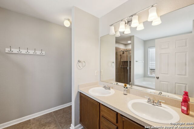 Listing photo id 18 for 9718 Falcon Bay