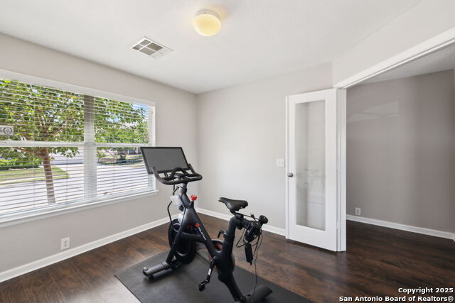 Listing photo id 2 for 9718 Falcon Bay