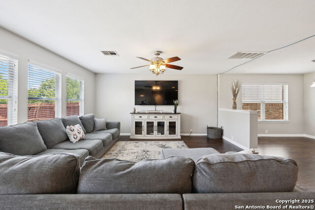 Listing photo id 7 for 9718 Falcon Bay
