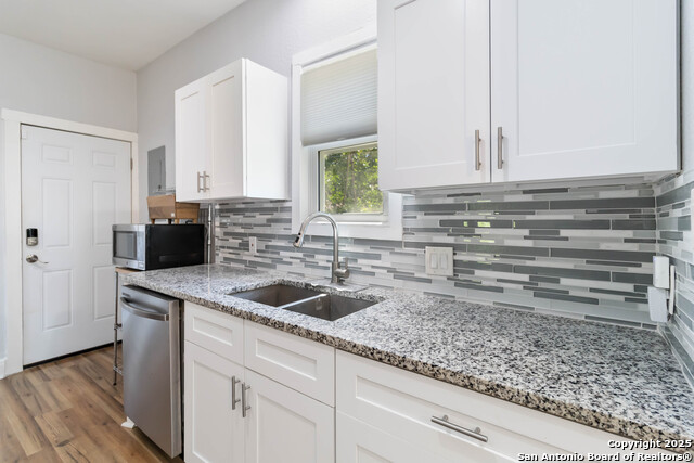 Listing photo id 11 for 944 Fulton