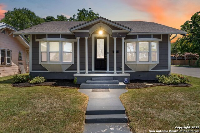 Listing photo id 0 for 944 Fulton