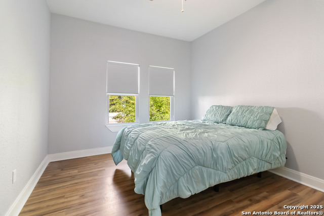 Listing photo id 22 for 944 Fulton