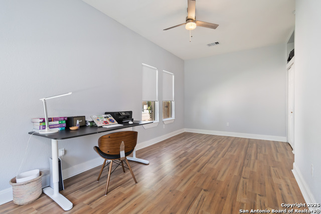 Listing photo id 24 for 944 Fulton