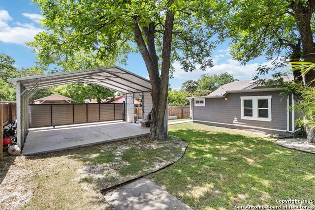 Listing photo id 35 for 944 Fulton