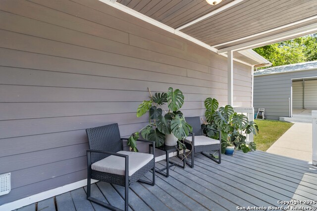Listing photo id 38 for 944 Fulton