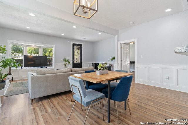 Listing photo id 7 for 944 Fulton