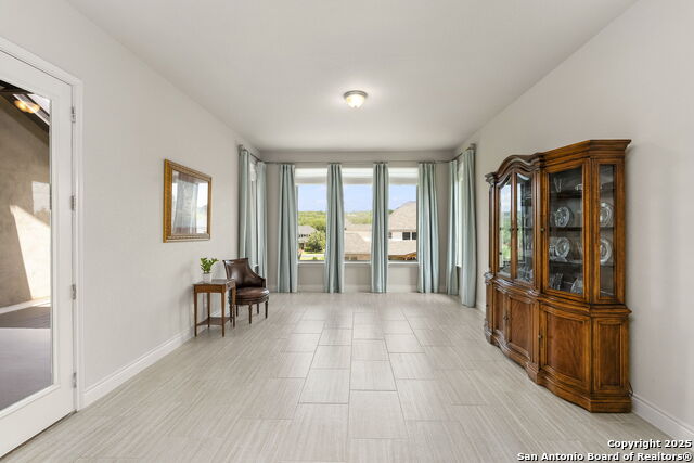 Listing photo id 9 for 28114 Versant Hills