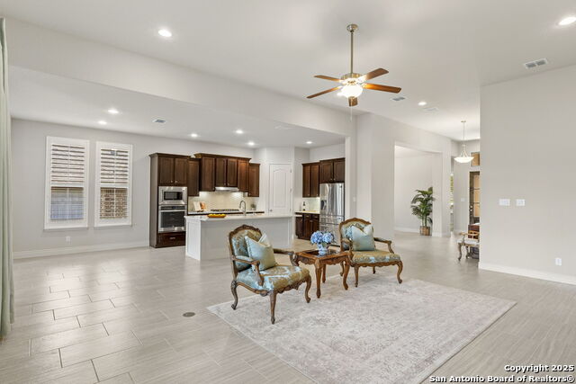 Listing photo id 2 for 28114 Versant Hills