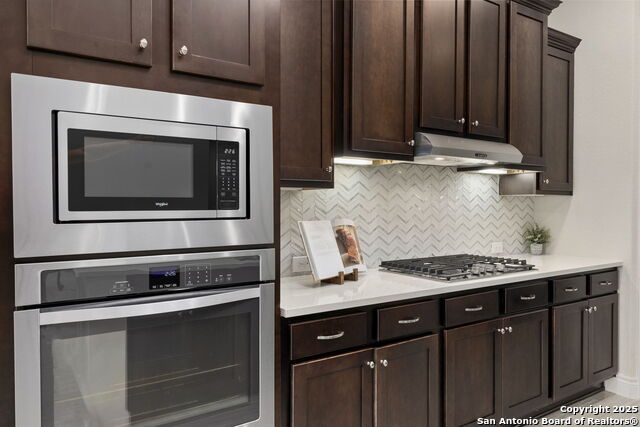 Listing photo id 4 for 28114 Versant Hills