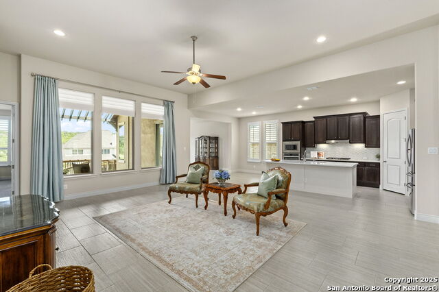 Listing photo id 5 for 28114 Versant Hills