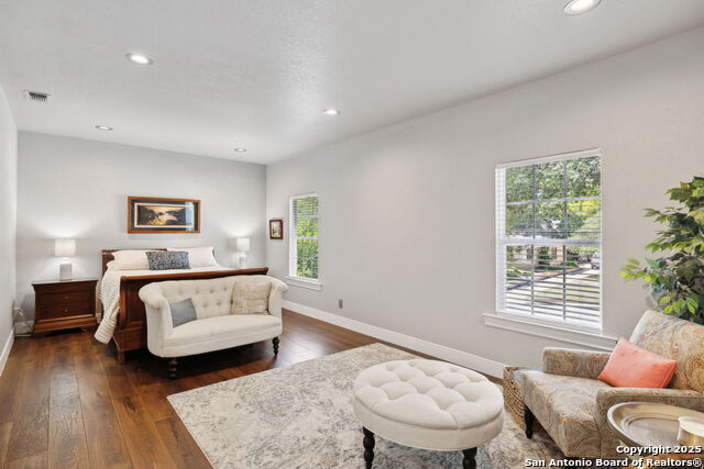 Listing photo id 14 for 616 Alamo Heights