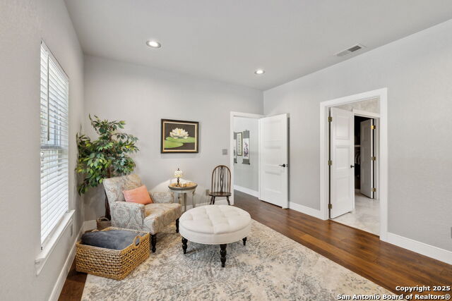 Listing photo id 15 for 616 Alamo Heights