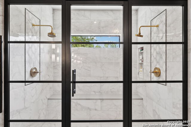 Listing photo id 18 for 616 Alamo Heights