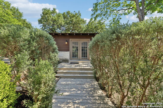 Listing photo id 28 for 616 Alamo Heights