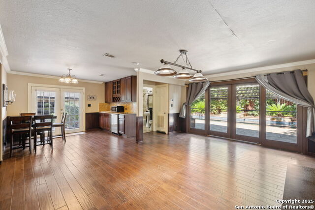 Listing photo id 32 for 616 Alamo Heights